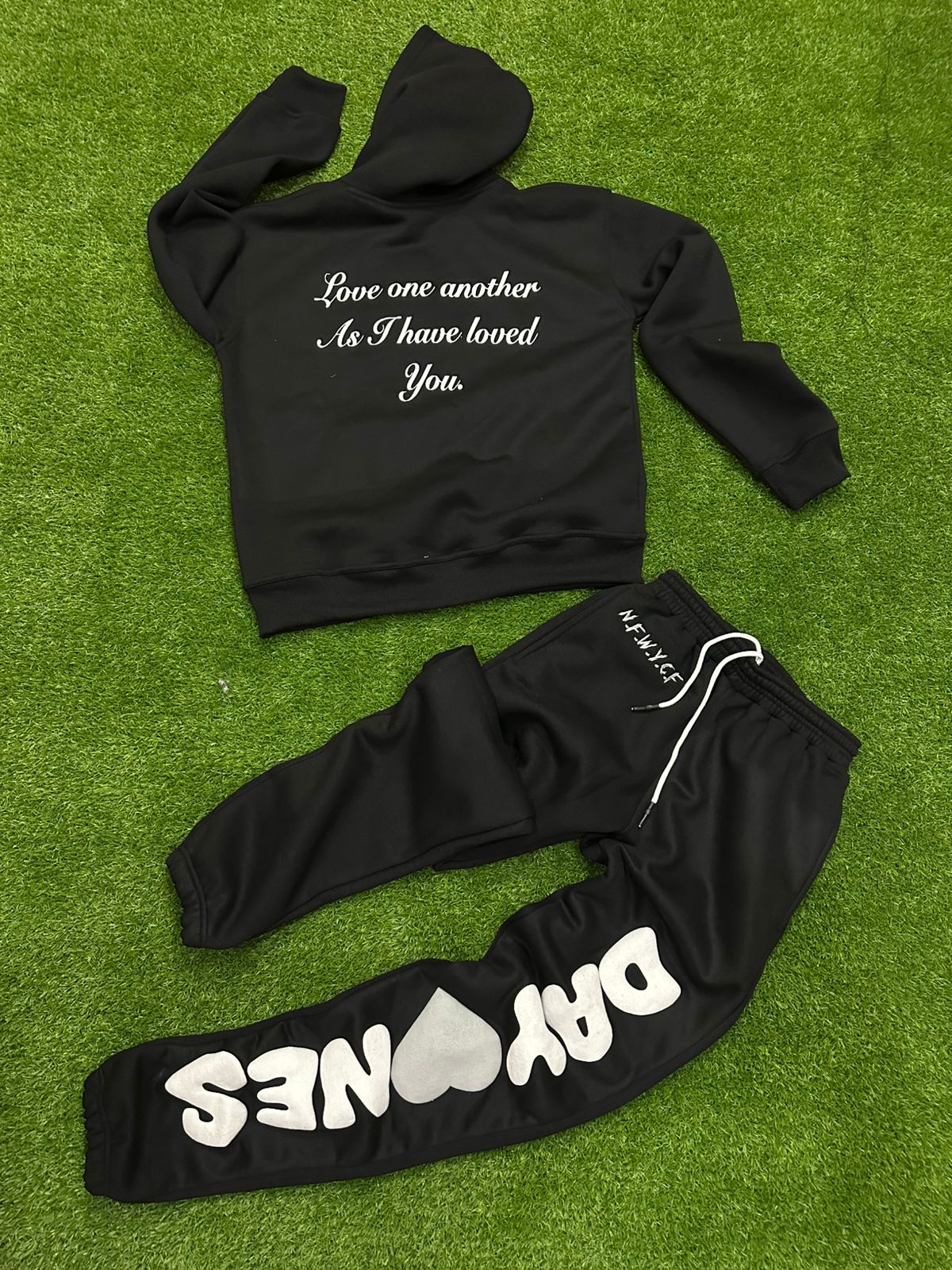 (COMING SOON) D1O “Plenty Hearts” Sweatsuit